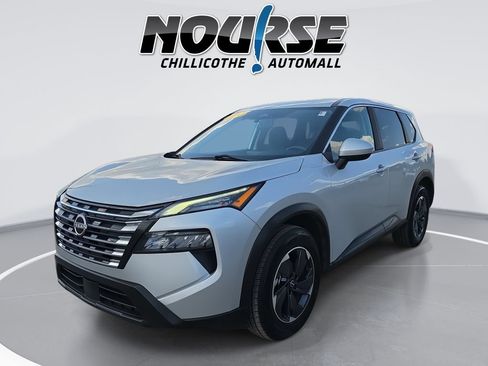 Used 2024 Nissan Rogue SV FWD image 1