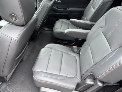 Used 2023 Chevrolet Traverse RS AWD/4WD image 25