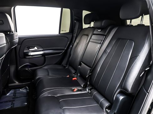 Used 2021 Mercedes-Benz GLB 250 image 8