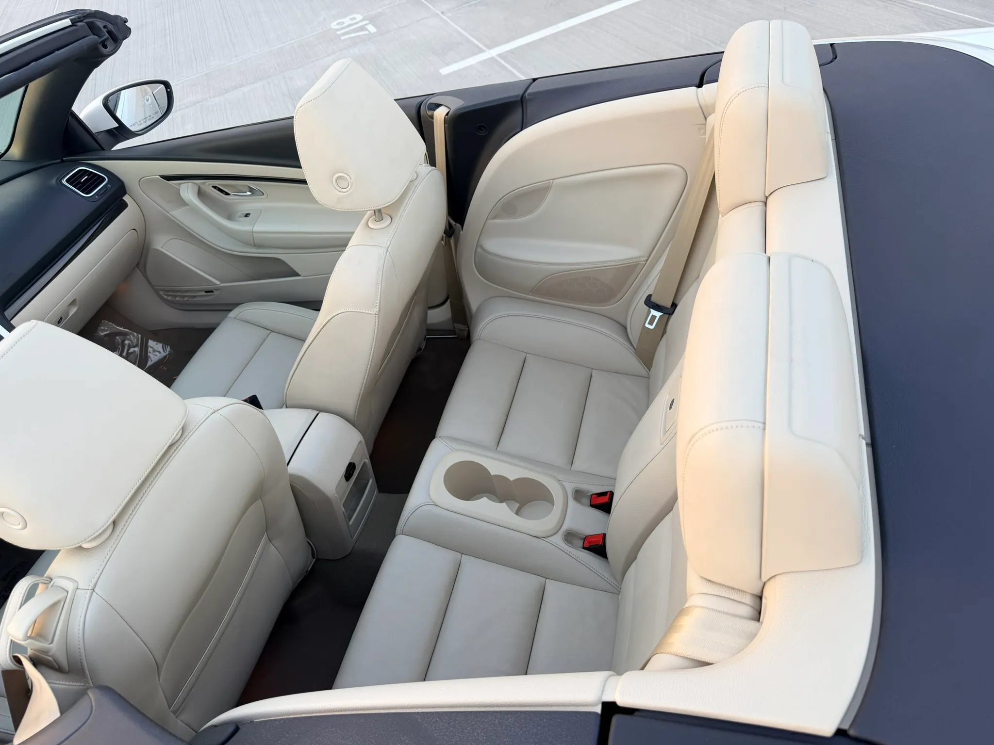 Used 2014 Volkswagen Eos Executive FWD image 24
