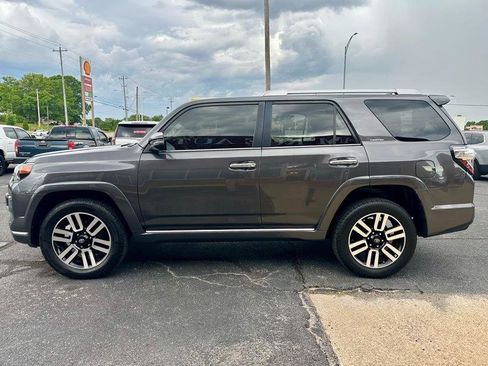 Used 2019 Toyota 4Runner Limited AWD/4WD image 5