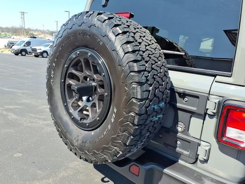Used 2023 Jeep Wrangler Unlimited Sport AWD/4WD image 15