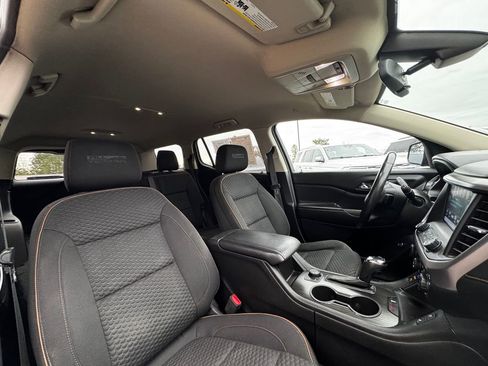 Used 2017 GMC Acadia SLE w/ Driver Alert Package I AWD/4WD image 28