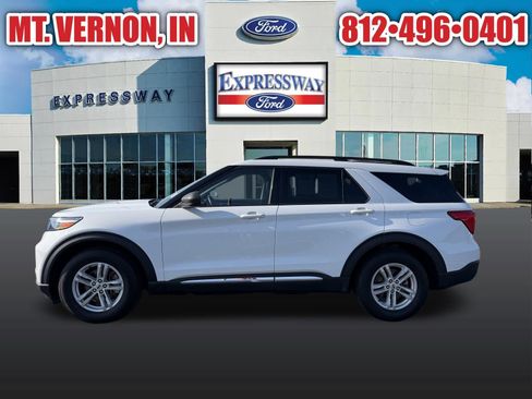 Used 2024 Ford Explorer XLT w/ Equipment Group 202A RWD image 10