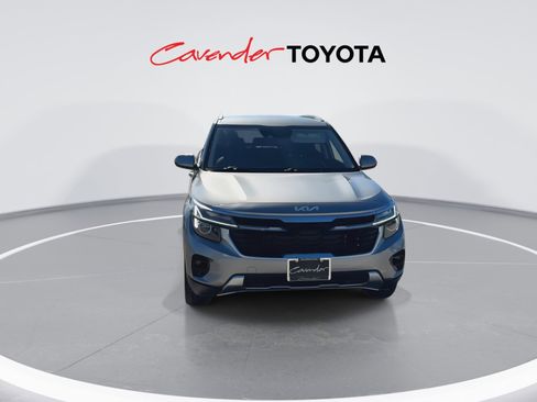 Used 2025 Kia Seltos S image 3