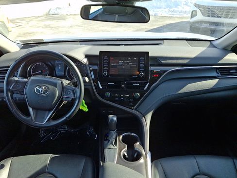 Used 2021 Toyota Camry SE image 15