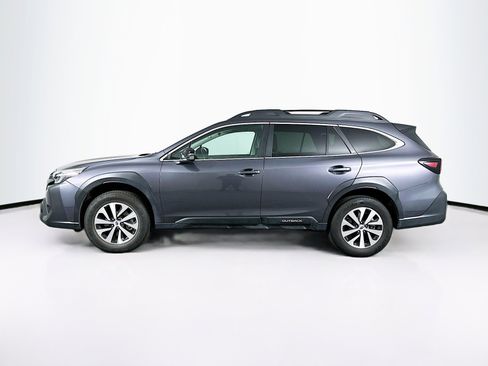 Used 2025 Subaru Outback Premium image 4