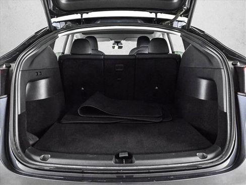 Used 2022 Tesla Model Y Performance image 6