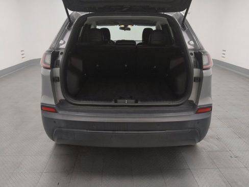 Used 2020 Jeep Cherokee Latitude Plus AWD/4WD image 29