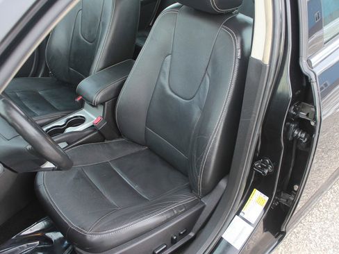 Used 2011 Ford Fusion SEL w/ 302A Rapid Spec Order Code image 30