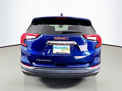 Used 2022 GMC Terrain SLE image 22