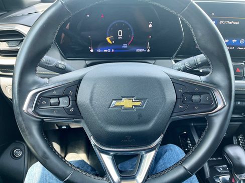 Used 2025 Chevrolet TrailBlazer ACTIV w/ Convenience Package AWD/4WD image 11