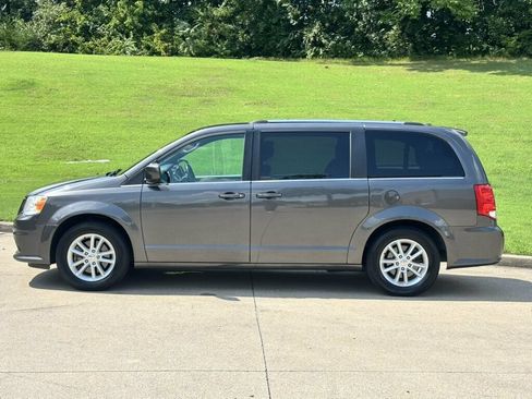 Used 2019 Dodge Grand Caravan SXT FWD image 7