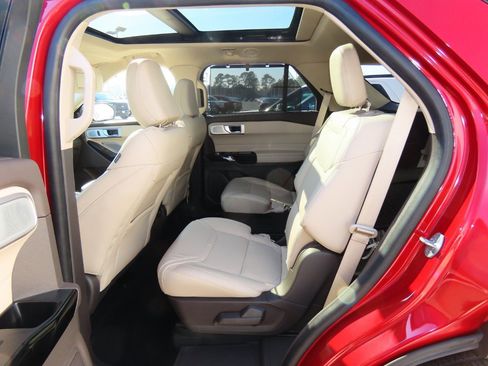 Used 2022 Ford Explorer Platinum w/ Equipment Group 601A image 21