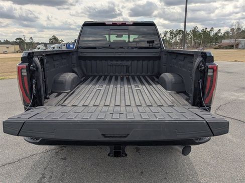 Used 2024 GMC Sierra 2500 AT4 w/ AT4 Premium Plus Package image 13