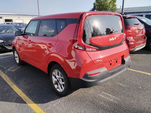 Used 2022 Kia Soul LX w/ Technology Package FWD image 5