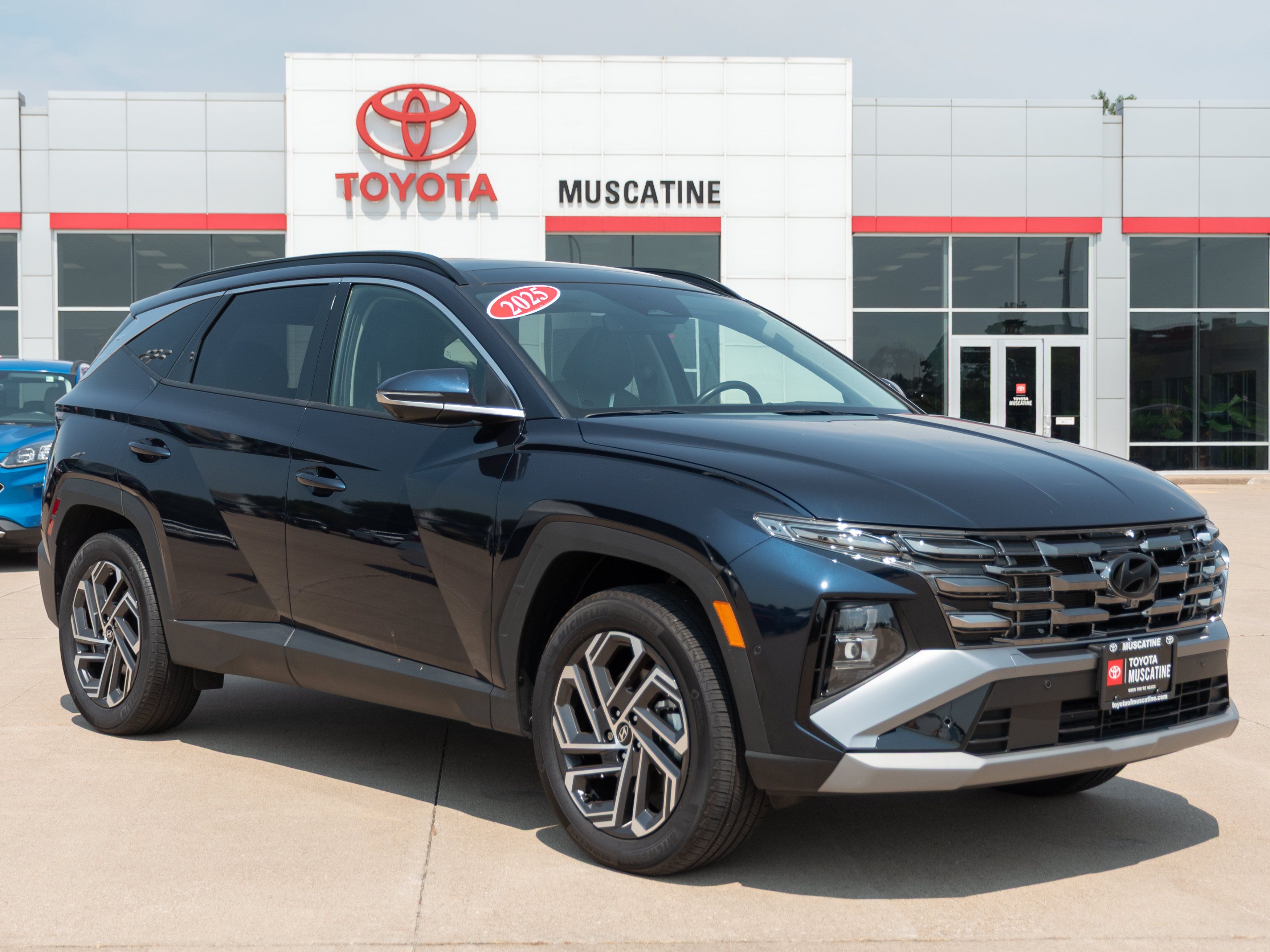 Used 2025 Hyundai Tucson Limited AWD/4WD image 1
