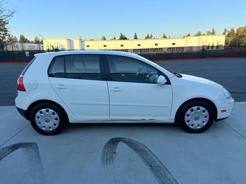Used 2008 Volkswagen Rabbit 4-Door FWD image 6