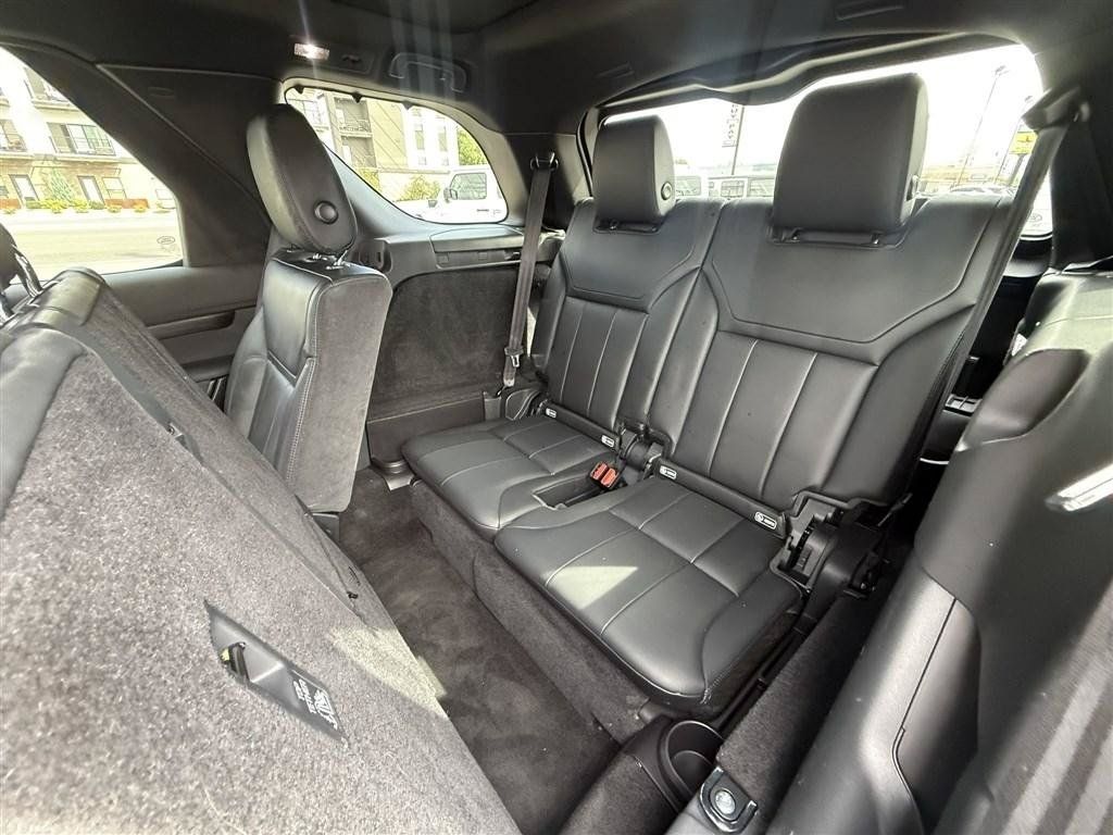 Used 2018 Land Rover Discovery HSE AWD/4WD image 23