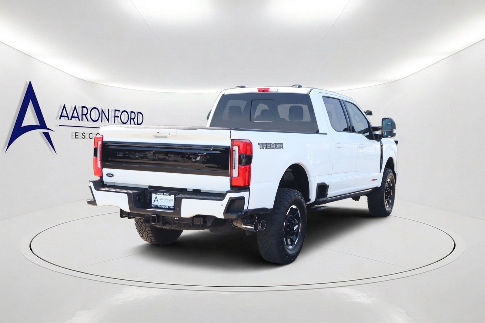 Used 2025 Ford F250 Platinum w/ Tremor Off-Road Package AWD/4WD image 4