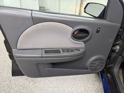 Used 2005 Saturn ION Level 2 w/ Power Pkg FWD image 16