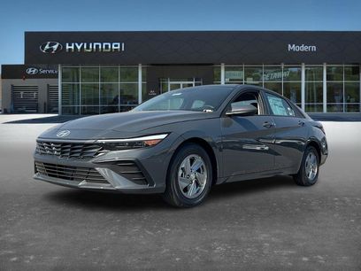 New 2026 Hyundai Elantra SE w/ Cargo Package