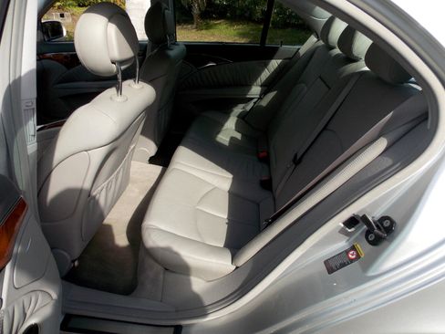 Used 2005 Mercedes-Benz E 500 4dr Sdn 5.0L 4MATIC image 11