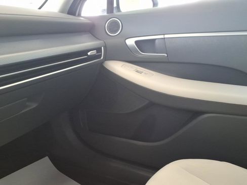 Used 2025 Hyundai Sonata SE FWD image 26