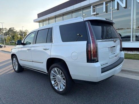 Used 2020 Cadillac Escalade Platinum AWD/4WD image 3