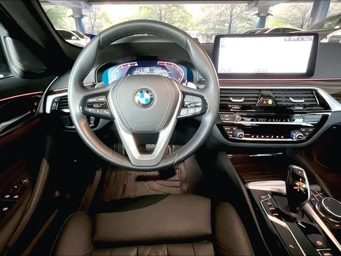 Certified 2023 BMW 530i xDrive w/ Premium Package image 5