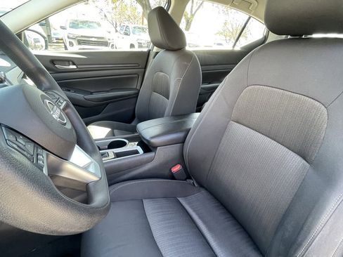 Used 2024 Nissan Altima 2.5 SV image 21