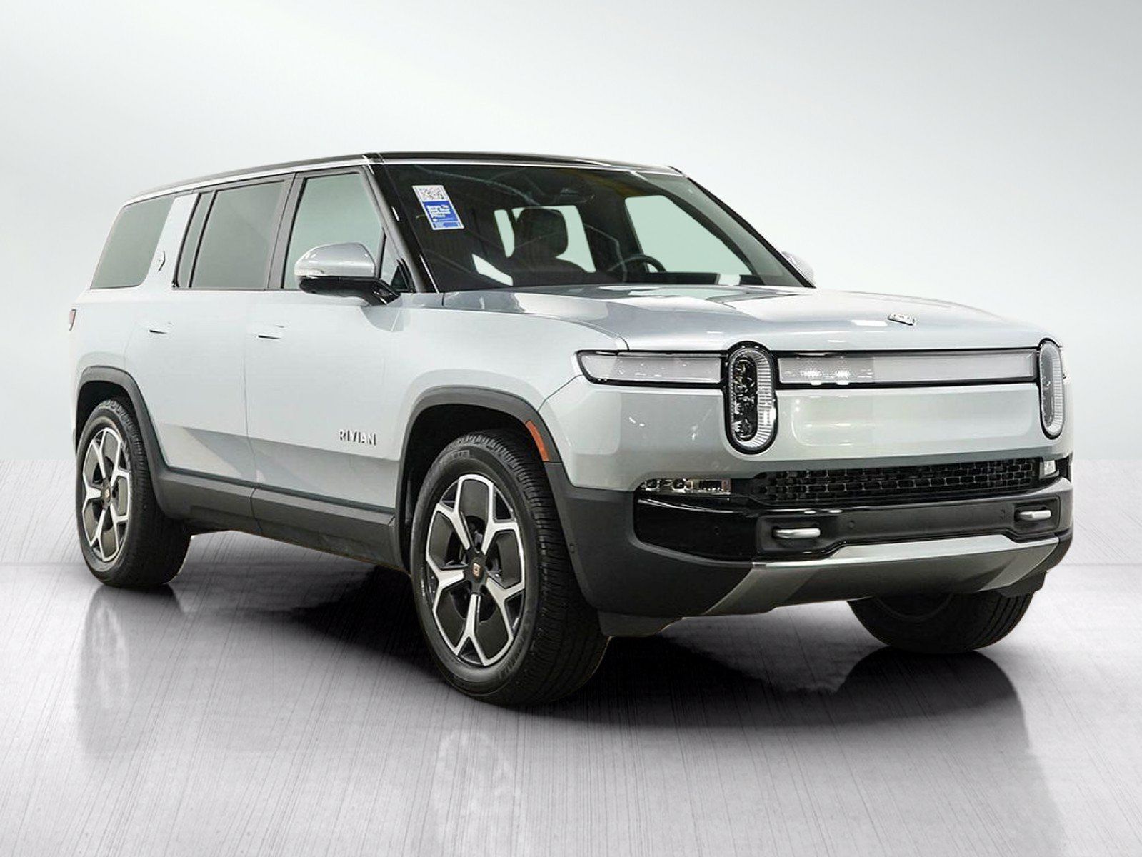 Used 2024 Rivian R1S Adventure Dual AWD/4WD image 7