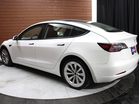 Used 2023 Tesla Model 3 Standard Range image 10