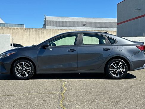 Used 2024 Kia Forte LXS image 9