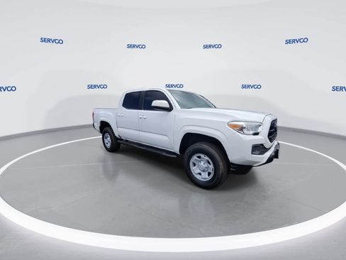 Used 2017 Toyota Tacoma SR image 2