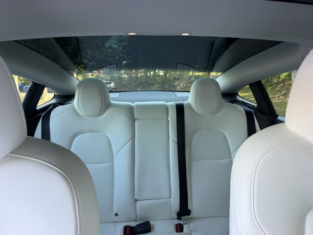 Used 2022 Tesla Model 3 Long Range AWD/4WD image 32