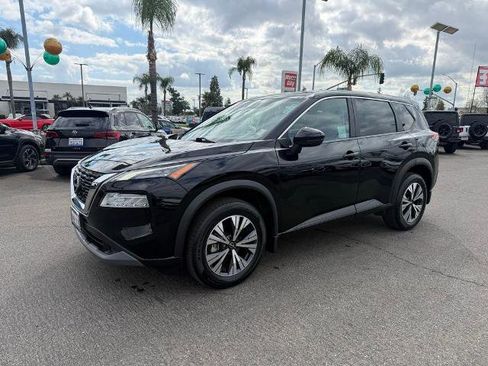 Certified 2022 Nissan Rogue SV image 3