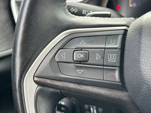 Used 2022 Jeep Grand Cherokee Limited image 34