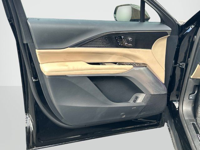 New 2026 Cadillac Lyriq Signature Sport w/ Nappa Leather Package AWD/4WD image 8