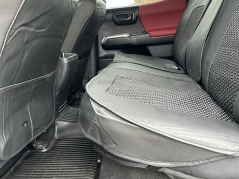 Used 2016 Toyota Tacoma SR5 w/ SR5 Appearance Package (SN) image 20