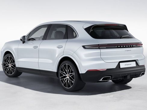 Certified 2024 Porsche Cayenne AWD/4WD image 5