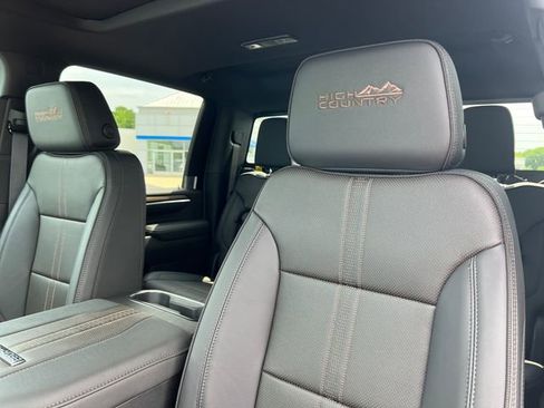 New 2026 Chevrolet Silverado 2500 High Country w/ High Country Premium Package AWD/4WD image 15