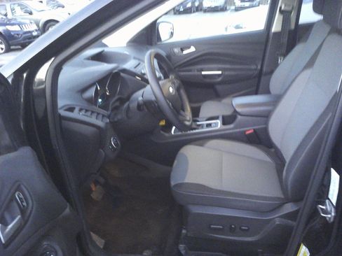 Used 2017 Ford Escape SE image 10