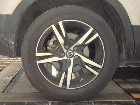 Used 2024 Volvo XC40 B5 Core AWD/4WD image 14