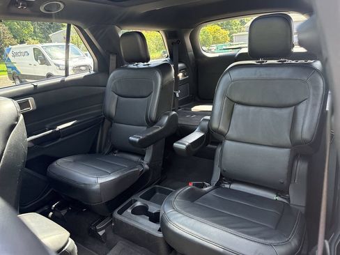 Used 2020 Ford Explorer Limited w/ Class III Trailer Tow Package AWD/4WD image 23