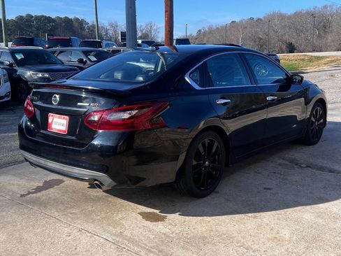 Used 2018 Nissan Altima 2.5 SR w/ SR Midnight Edition image 7