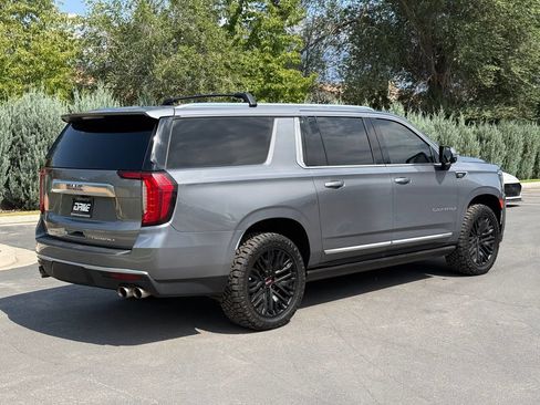 Used 2021 GMC Yukon XL Denali w/ Denali Premium Package AWD/4WD image 9