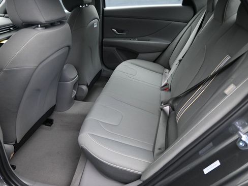 Used 2025 Hyundai Elantra Sport image 22