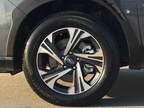 Used 2025 Subaru Crosstrek 2.5i Premium AWD/4WD image 31