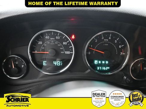 Used 2016 Jeep Wrangler Rubicon w/ Power Convenience Group image 27